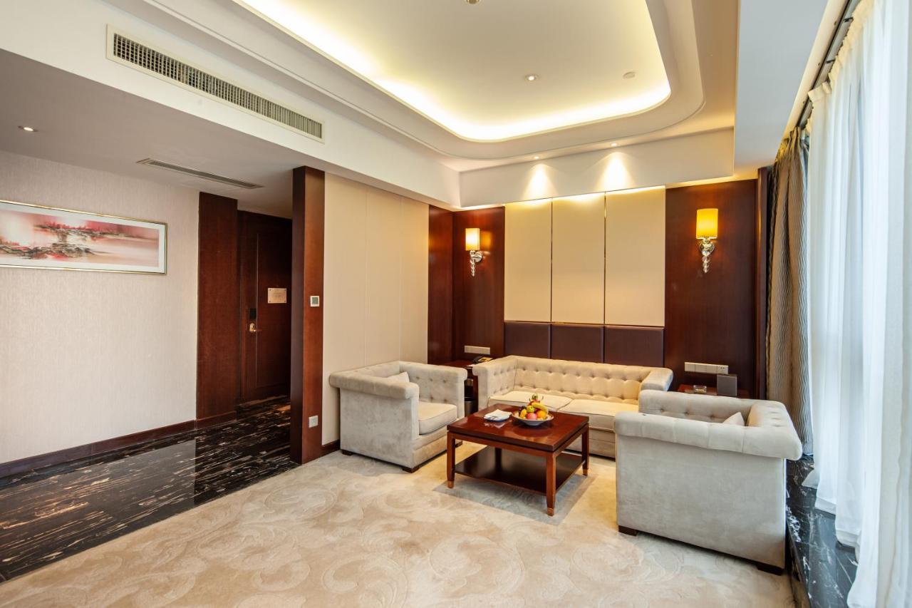 Wyndham Grand Plaza Royale Changsheng Jiangyin Екстер'єр фото